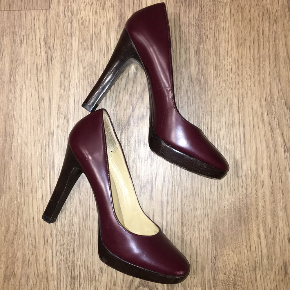Michael Kors ‘Raceway’ Platform Pump - Picture 3 of 8